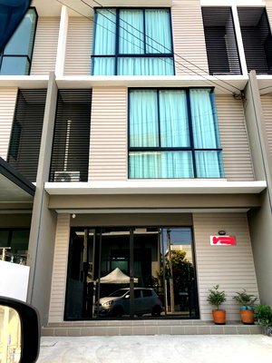 ทาวน์โฮม ลำลูกกา คลองหนึ่ง : ขายทาวน์โฮม 3 ชั้น   โครงการพาทิโอ พหลโยธิน 92