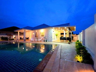 Houses for sale Khao Chi Chan : 3 Bedroom pool villa in Bang Saray Move-in Ready in a Prime Location