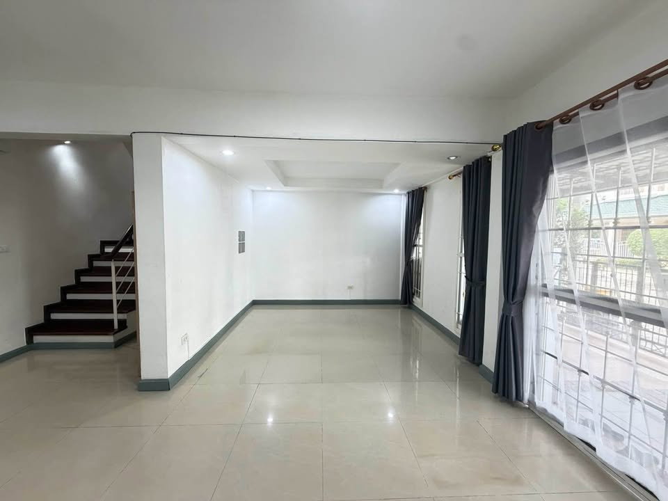 รูป R3125 ให้เช่าทาวน์โฮม 3 ชั้น ศุภาลัย วิลล์ เอกมัย รามอินทรานวลจันทร์ 64 เฟอร์ฯ ครบ (ว่างค่ะ) - รูปที่ 11/17