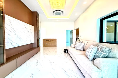 บ้านเดี่ยว พิพิธภัณฑ์ยางพารา  : Stylish Pool House for Sale Naklua North Pattaya 3 Bedroom