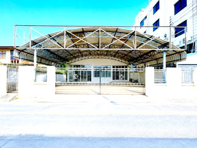 บ้านเดี่ยวให้เช่า : ซอยลาดพร้าว90-98 Makro ลาดพร้าว 1.2กม.ให้เช่าโชว์รูม 450ตรม. 90 ตร.ว. จอดรถ 7-8คัน  Town in Town 800ม.  ออฟฟิศ 2ชั้น