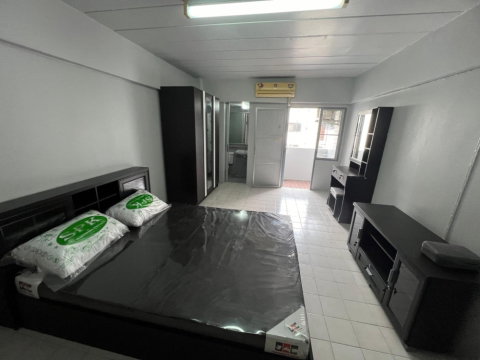 FOR RENT! Fully Renovated, Air-Conditioned Unit at Thanom Mitr Condo.