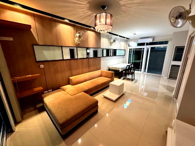 โฮมออฟฟิศให้เช่า : 🔥 ปล่อยเช่าด่วน! ทาวน์โฮม 3 ชั้น "The Terrace ลาดพร้าว 71" โครงการคุณภาพจาก L&H บิ้วอินครบ จอดรถ 2 คัน ใกล้เซ็นทรัลอีสต์วิลล์!