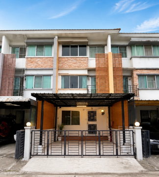 🏡 ขายทาวน์โฮม 3 ชั้น โครงการ TownPlus สุวรรณภูมิ