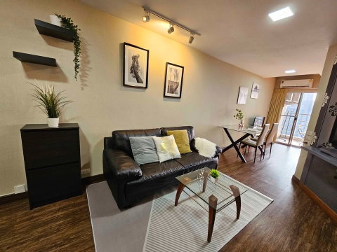 The Waterford Diamond, large room, spacious area, airy living zone, has a panoramic view of the city on a high floor. Fully furnished Ready to move in