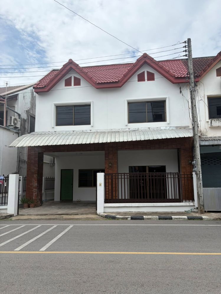 ขายทาวน์โฮม : ขายทาวน์เฮาส์ 2 ชั้น หมู่บ้านวรุณนิเวศน์ พร้อมเข้าอยู่ ทำเลดี ใกล้ เซ็นทรัล เชียงใหม่ แอร์พอร์ต