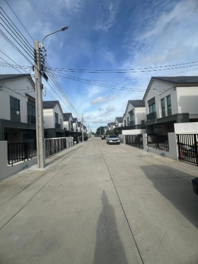 รูป บ้านแฝดขนาดใหญ่ 4 ห้องนอน ดีไซน์ใหม่ Modern Barn house - รูปที่ 17/21