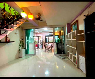 ทาวน์โฮม พิพิธภัณฑ์ยางพารา  : บ้านทาวน์เฮาส์ใจกลางพัทยา ทำเลทองโซนพัทยากลาง ใกล้สุขุมวิท 2ห้องนอน 2ห้องน้ำ