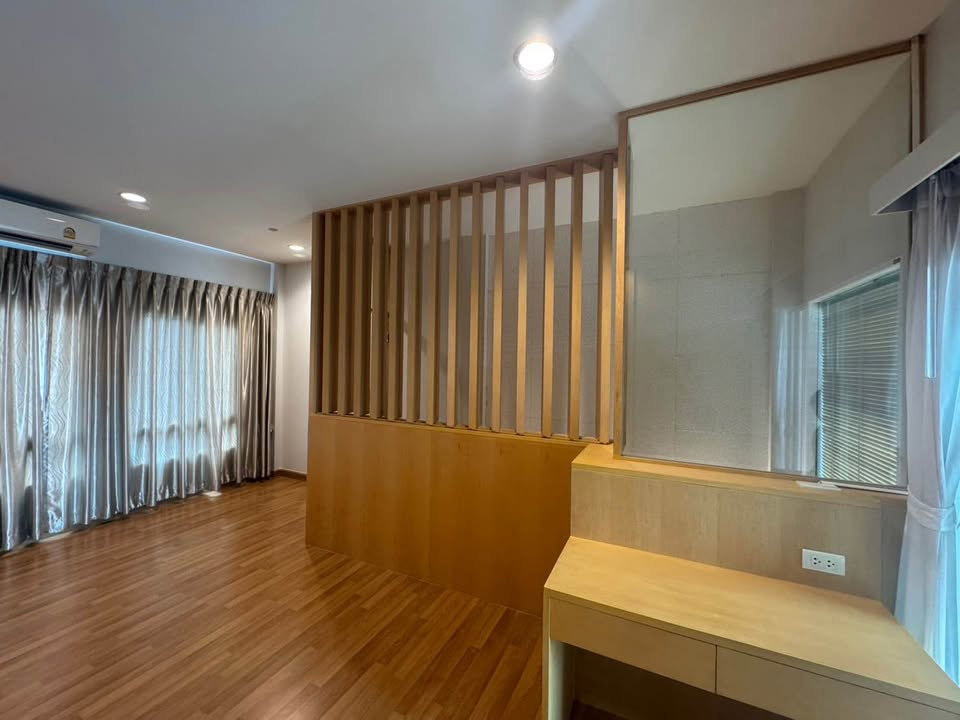 รูป R3124 ให้เช่าทาวน์เฮ้าส์ 3 ชั้น หลังมุม บ้านกลางเมือง เออร์บาเนี่ยน พระราม 9-ลาดพร้าว (ว่างค่ะ) - รูปที่ 23/32