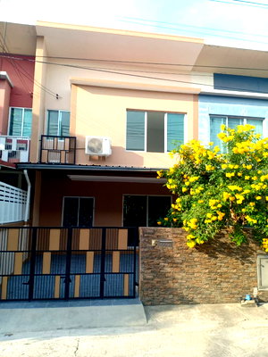 ทาวน์โฮม ถนนสายไหม : ทาวน์โฮม2ชั้น ตกแต่งรีโนเวทใหม่ ทำเลดี หมู่บ้าน ไอ-ดีไซน์ วงแหวน-ลำลูกกา คลอง 5  ซอยลำลูกกา 97 ถนนลำลูกกา บึงคำพร้อย ปทุมธานี แต่งพร้อมอยู่