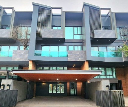 ให้เช่าทาวน์โฮม 3.5 ชั้น โครงการ The Eight จตุจักร รัชดา / ซอยลาดพร้าว 1 / Fully Furnished / อยู่อาศัย หรือ Home Office / Chinese Welcome