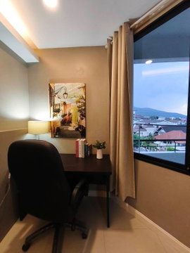The Trio Condo Chiang Mai, Spacious Unit with Beautiful Doi Suthep Mountain View, Common Area Fee and AIS Internet Included.
