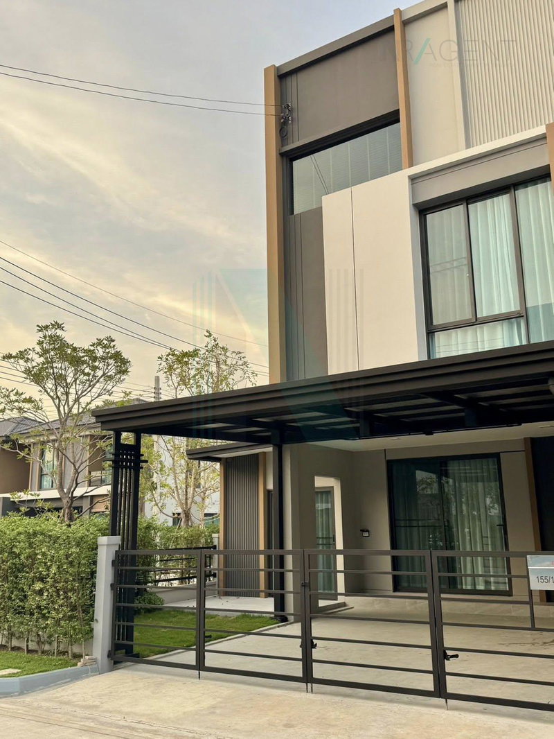 ขายทาวน์โฮม : ขายทาวน์เฮาส์ โครงการ พลีโน่ สุขุมวิท - บางนา 4 2 ชั้น 4 ห้องนอน 3 ห้องน้ำ