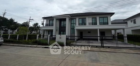 เลี้ยงสัตว์ได้ คอนโด 4 ห้องนอน 450 ตร.ม. The Next 1 Ruamchok (ID 3156835)