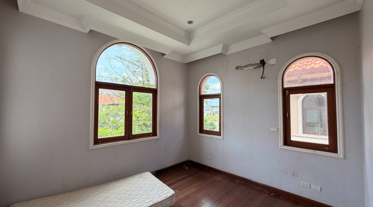 picture HOME 111.6 Sq.w. Bang Khun Thian Bangkok for 13.2M - 9/12