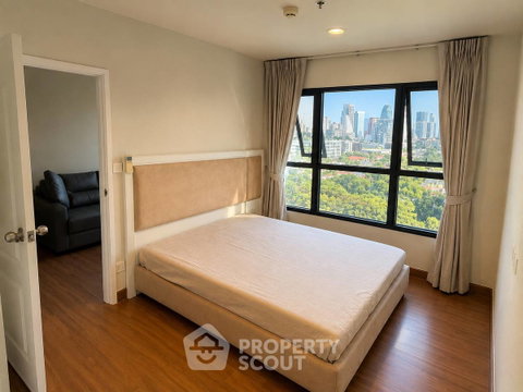 1-BR Condo At The Crest Phahonyothin 11 Near BTS Ari (ID 3156003)