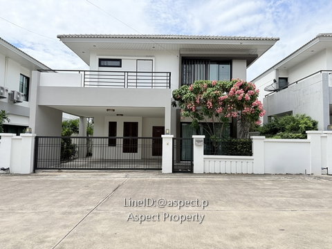 The Complete 3 Bed 3 bath 40,000 
