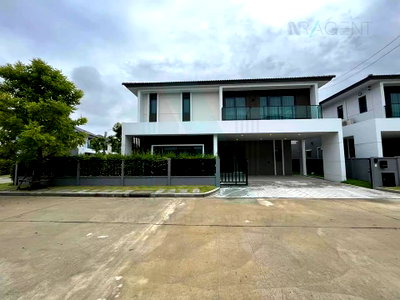 ขายบ้านเดี่ยว : ขายบ้านเดี่ยว โครงการ เซนโทร วิภาวดี 2 ชั้น 4 ห้องนอน 5 ห้องน้ำ
