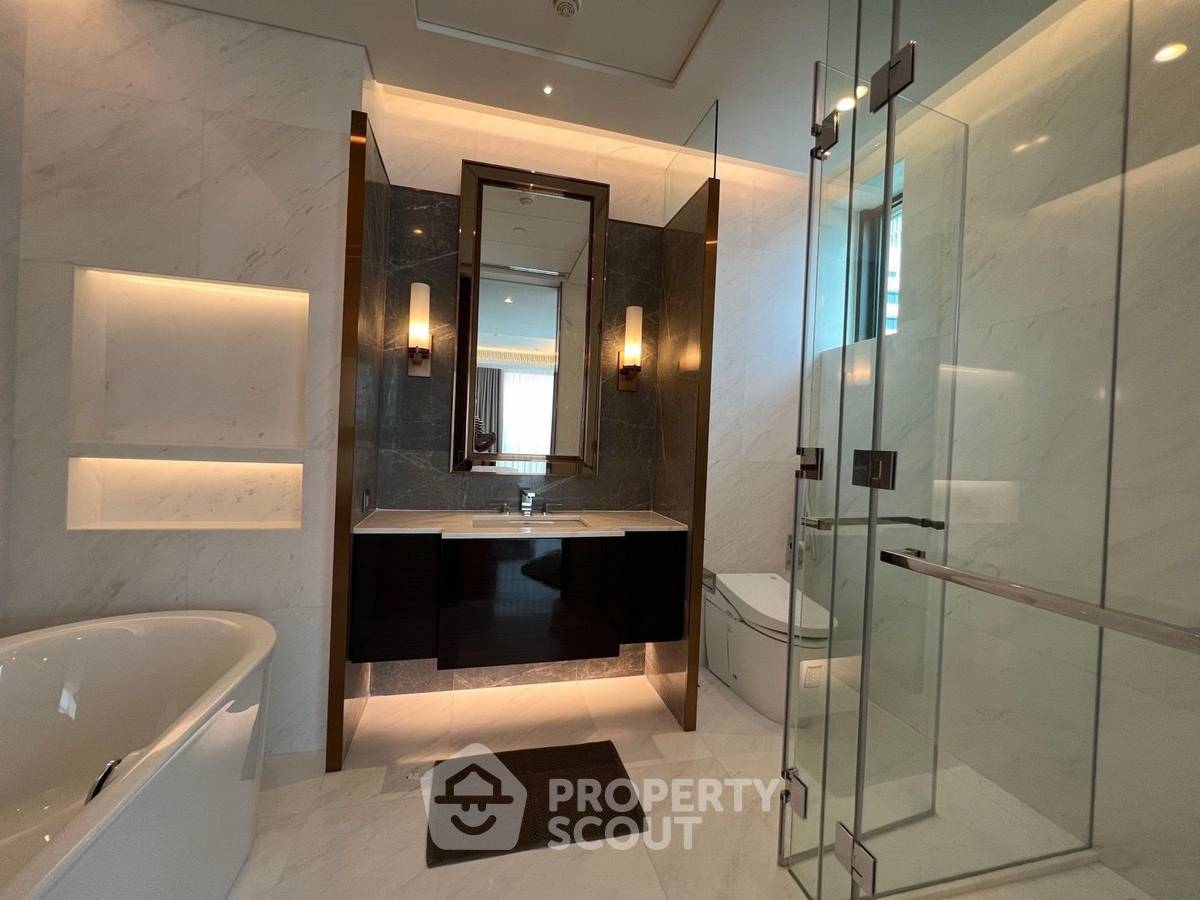 picture Spacious 2-BR 106 Sqm At Sindhorn Tonson, BTS Ratchadamri Area (ID 2011744) - 12/12