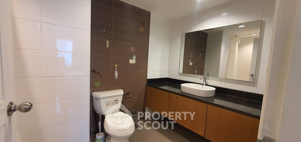 picture 3-BR 140 Sqm At Royal Castle Sukhumvit Near BTS Phrom Phong (ID 886656) - 16/19