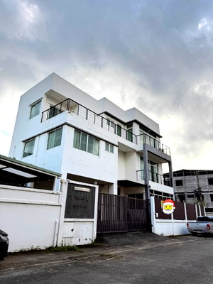 เช่าบ้านเดี่ยว ทรู ทาวเวอร์ พัฒนาการ : 🏡 ขาย / เช่า บ้านเดี่ยว 3 ชั้น พระราม 9 ซอย 62 (เสรี 8 ซอย 11) 4 ห้องนอน 5 ห้องน้ำ ทำเลพระราม 9 ใจกลางเมือง เดินทางสะดวก เข้า-ออกได้หลายเส้นทาง 