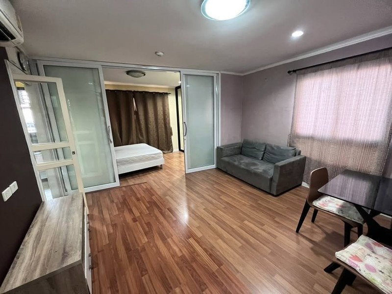 picture A050202 Lumpini Place Narathiwas 24 - 8/8