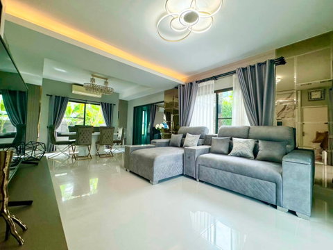 ให้เช่า บ้านเดี่ยว 2 ชั้น หมู่บ้านมัณฑนา 2 บางนา กม 7 *บ้านสวยม๊าก* ที่ ไลน์: @homefinder