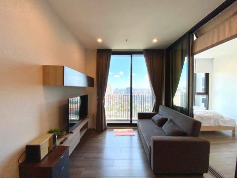 Whizdom Essence Sukhumvit