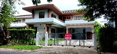 บ้านเดี่ยว สนามบินสุวรรณภูมิ : บ้านเดี่ยวในหมู่บ้านหรู2ชั้น5นอน5น้ำ1โถง1ครัวฟรั่ง1ห้องครัวไทย2จอด