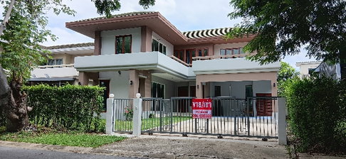 Detached house in a luxury village5bedrooms 5 bathrooms 2parking spaces