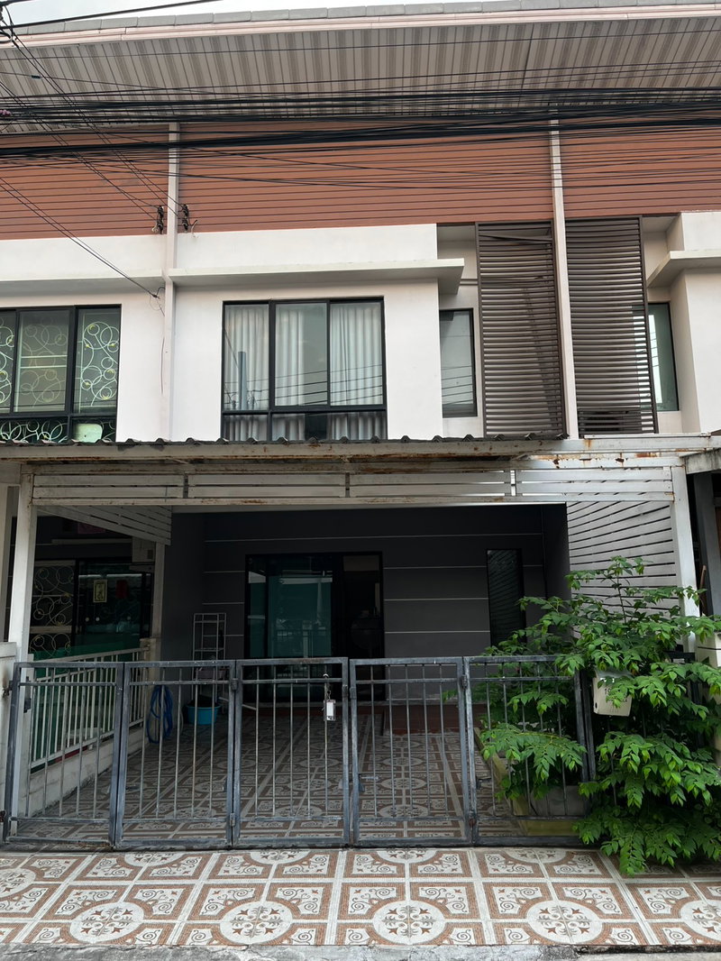 ขายทาวน์โฮม : ขายทาวน์โฮม 2 ชั้น โครงการ Modi Villa 1.9 ลบ. ทำเลศักยภาพ ใกล้รถไฟฟ้าสายสีม่วง