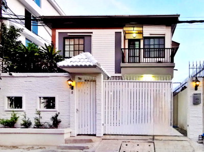 Houses for rent DONKI Mall Thonglor   : LTH14299 - House for Rent On Nut | Near BTS On Nut | 3 Beds | 140 sq.m. | 45K/Month 