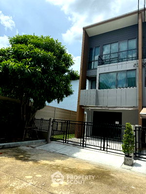 ทาวน์โฮมให้เช่า : ทาวน์เฮาส์ 3 ห้องนอน 142 ตร.ม. โครงการ Baan Klang Muang Sukhumvit Onnut ประเวศ (ID 1741237)