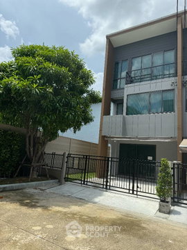 ทาวน์เฮาส์ 3 ห้องนอน 142 ตร.ม. โครงการ Baan Klang Muang Sukhumvit Onnut ประเวศ (ID 1741237)