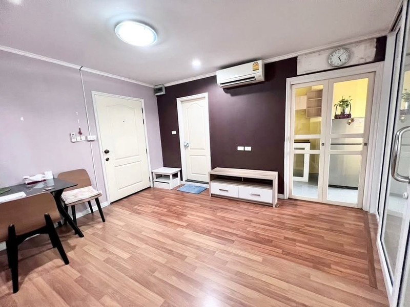picture A050202 Lumpini Place Narathiwas 24 - 3/8