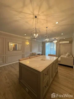 Newly renovated with a modern island kitchen - full oven an 6649840