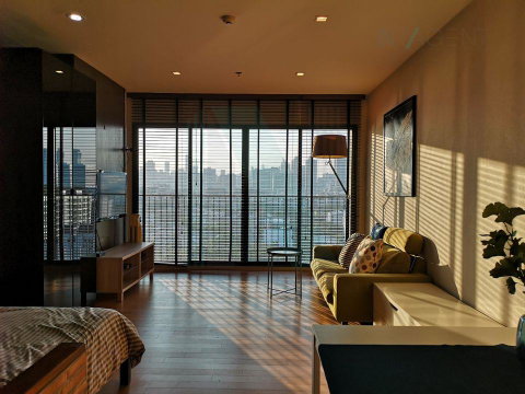 ให้เช่าคอนโด โนเบิล โซโล ทองหล่อ อาคาร 1 ชั้น 10 1 ห้องนอน ขนาด 35.00 ตรม ใกล้ โรงเรียนสายน้ำผึ้ง