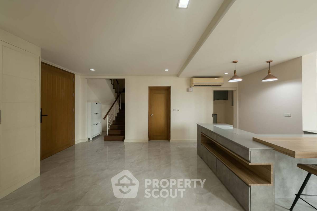 รูป คอนโด 2 ห้องนอน โครงการ The Emporio Place ใกล้ BTS พร้อมพงษ์ (ID 2455279) - รูปที่ 4/29