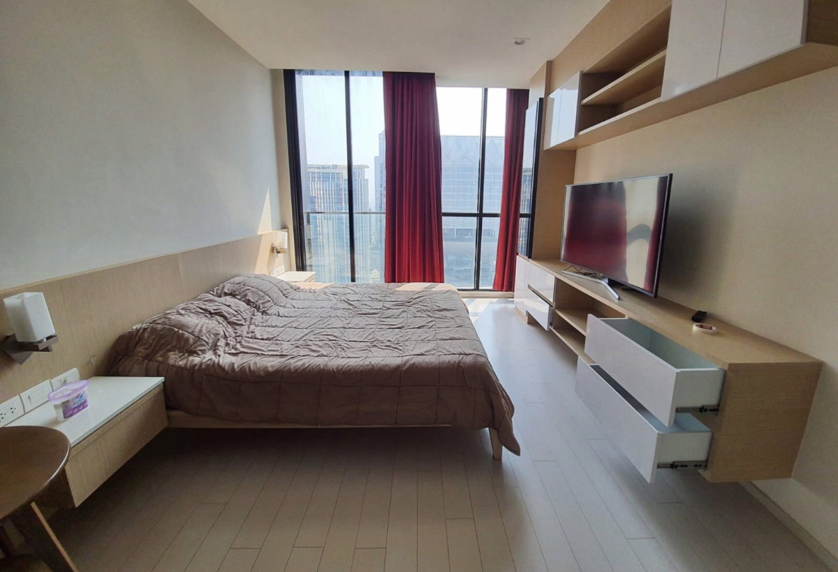 picture Noble                          Ploenchit  - 11/15