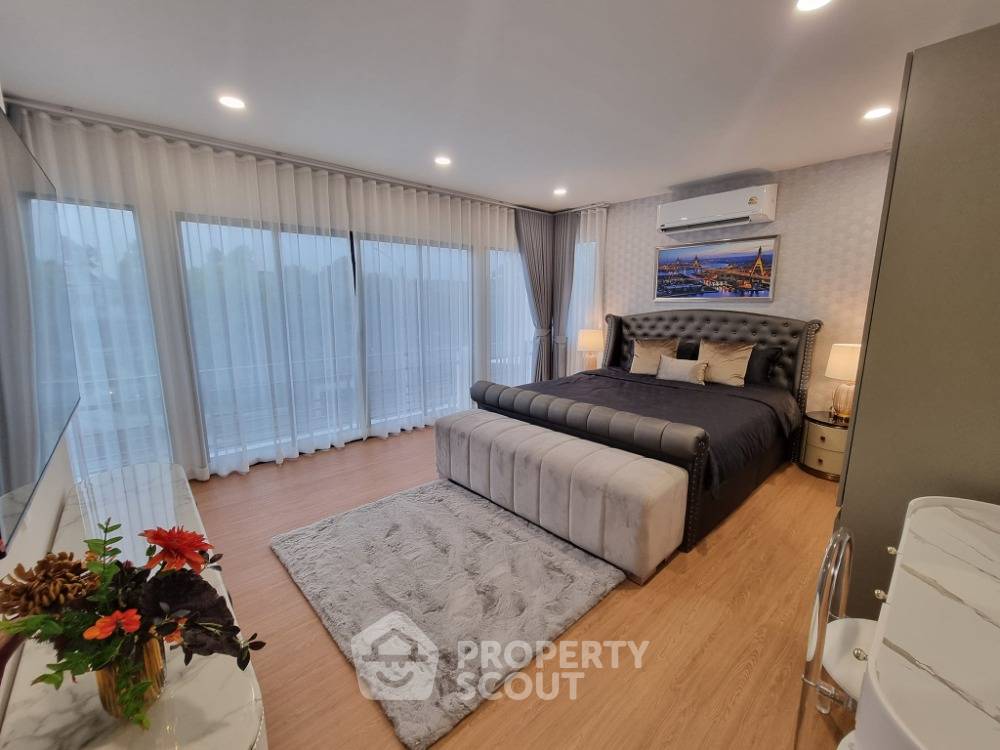 รูป บ้าน 6 ห้องนอน ขนาด 650 ตร.ม. ที่ Perfect Masterpiece Sukhumvit 77 (ID 1710000) - รูปที่ 22/29