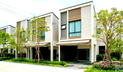 เช่าบ้านเดี่ยว ถนนเพชรบุรี กรุงเทพฯ : ทาวน์โฮม 2 ชั้น  MEGAบางนา 1.9 กม.3 นอน สุขุมวิท-บางนา3 สนามกอล์ฟ เมืองแก้ว 600ม.