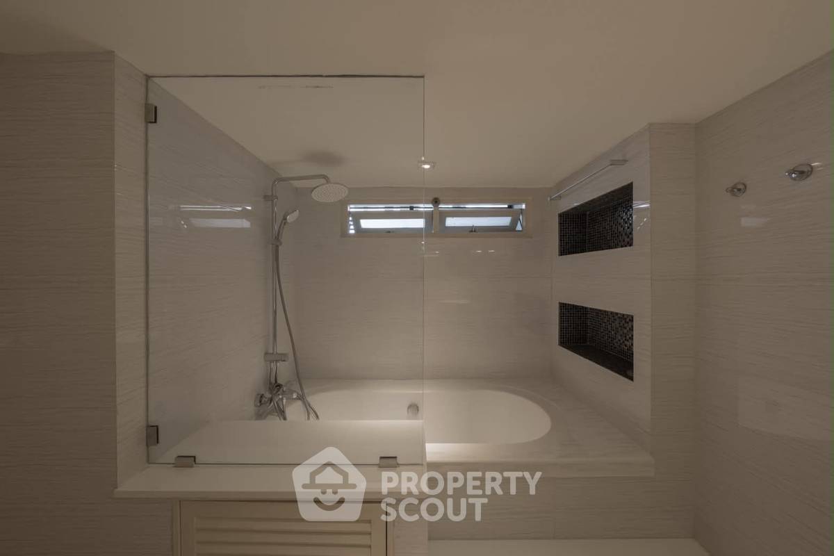 รูป คอนโด 2 ห้องนอน โครงการ The Emporio Place ใกล้ BTS พร้อมพงษ์ (ID 2455279) - รูปที่ 9/29