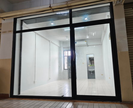 ให้เช่า ห้องกระจกติดแอร์ อยู่ชั้น1 คอนโดถนอมมิตรพาร์ค