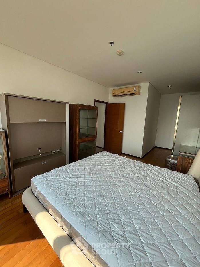 รูป 1 ห้องนอน ชั้น 37 Villa Sathorn ห่าง BTS กรุงธนบุรี 100 ม. (ID 890121) - รูปที่ 8/14