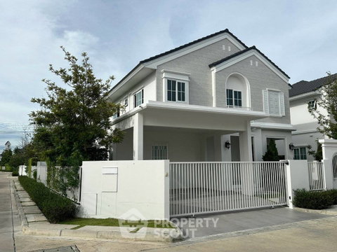 3-BR House 184 Sqm At Chaiyapruek Bangna km 15 (ID 3156326)