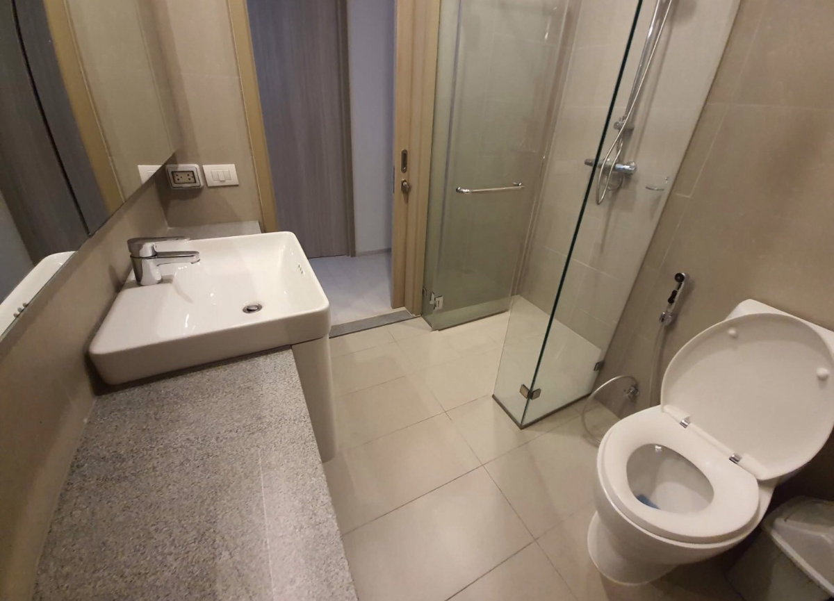picture Noble                          Ploenchit  - 9/15