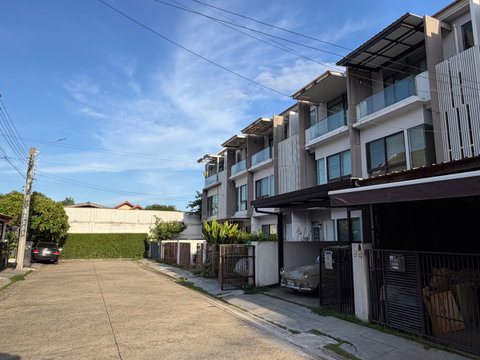 เจ้าของขายเอง ทาวน์โฮม 3 ชั้น Land & Houses โครงการบ้านใหม่ พระราม 2 – พุทธบูชา 36 (โครงการ 2)