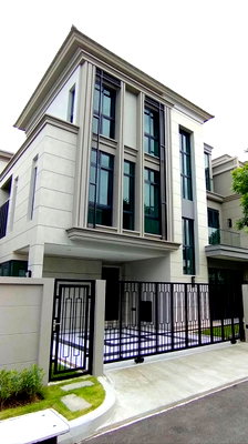 Twin houses for rent : Luxury House for Rent Bangna | Srinakarin–Bangna | 4BR Fully Furnished | Near Mega Bangna | Central Bangna & International Schools