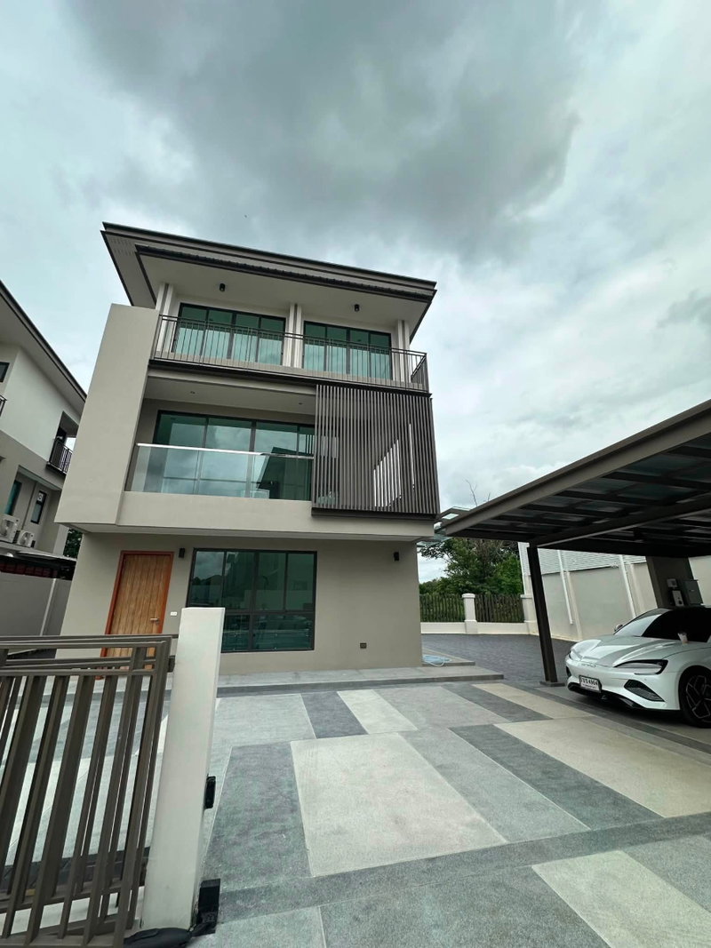 Houses for sale : P0831/[For sale only] 3-story luxury detached house AQ Arbor Suanluang Rama 9 – Phatthanakan (AQ Arbor Suanluang Rama 9