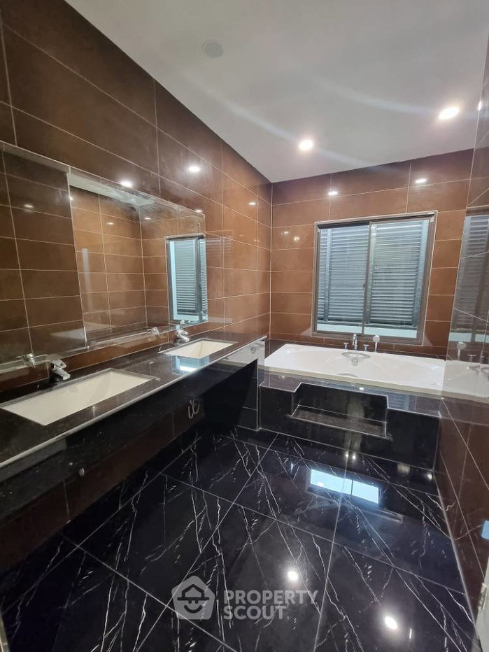 รูป บ้าน 6 ห้องนอน ขนาด 650 ตร.ม. ที่ Perfect Masterpiece Sukhumvit 77 (ID 1710000) - รูปที่ 20/29